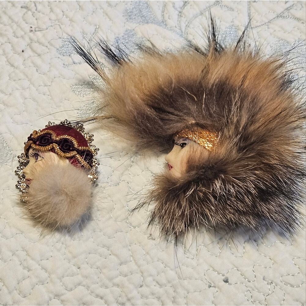 Vintage Fur Brooch Set